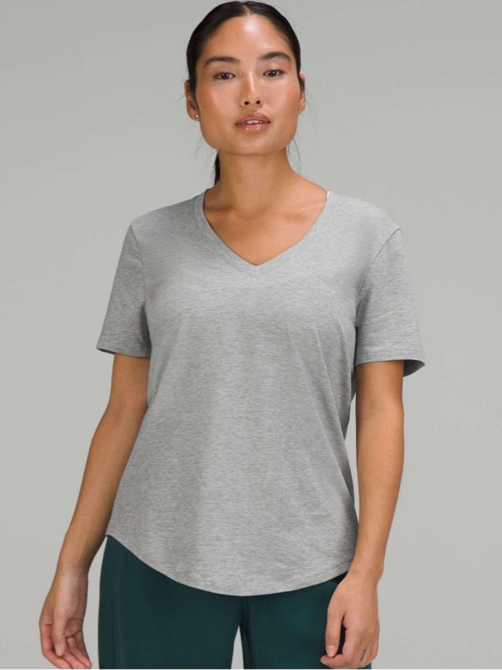 Lululemon Love V-Neck T-Shirt
Heathered Core Medium Grey size 8